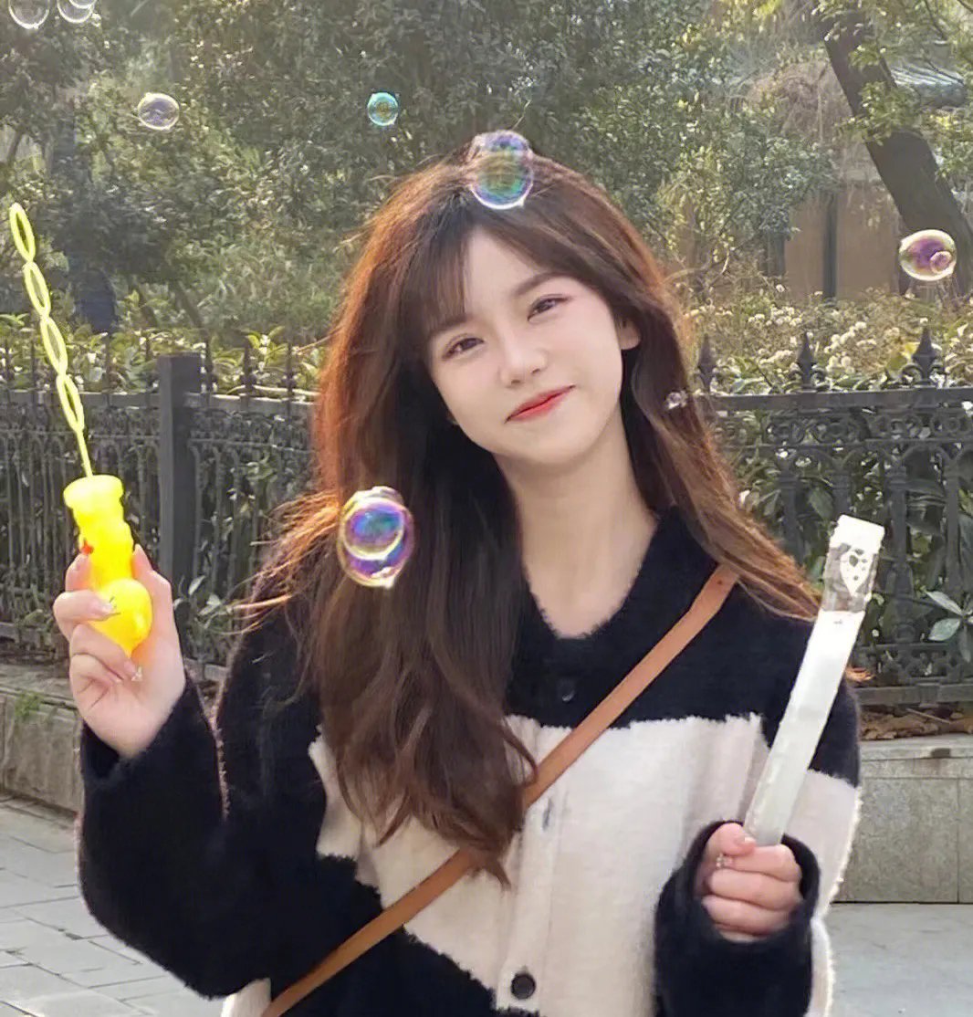 女孩的灵缇犬